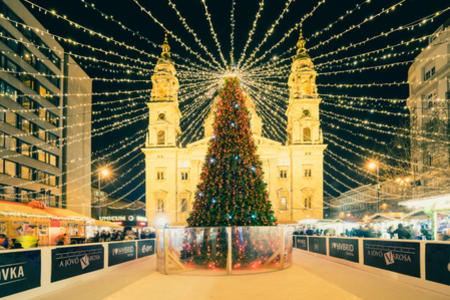 Největší vánoční trhy v Budapešti a informace o nedalekém parkování